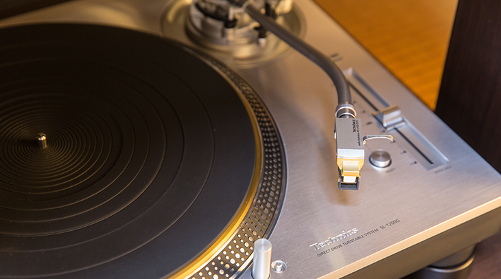 グランドクラス ダイレクトドライブターンテーブルシステム SL-1200G