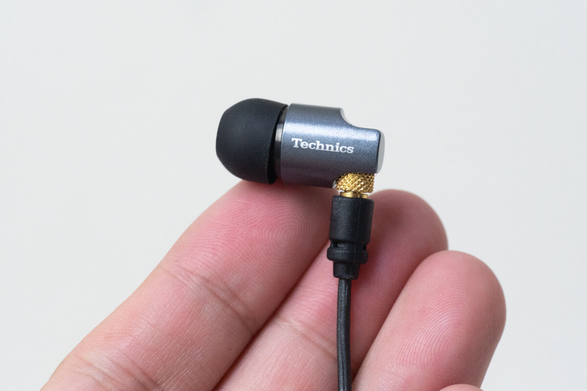 EAH-TZ700の左側の本体