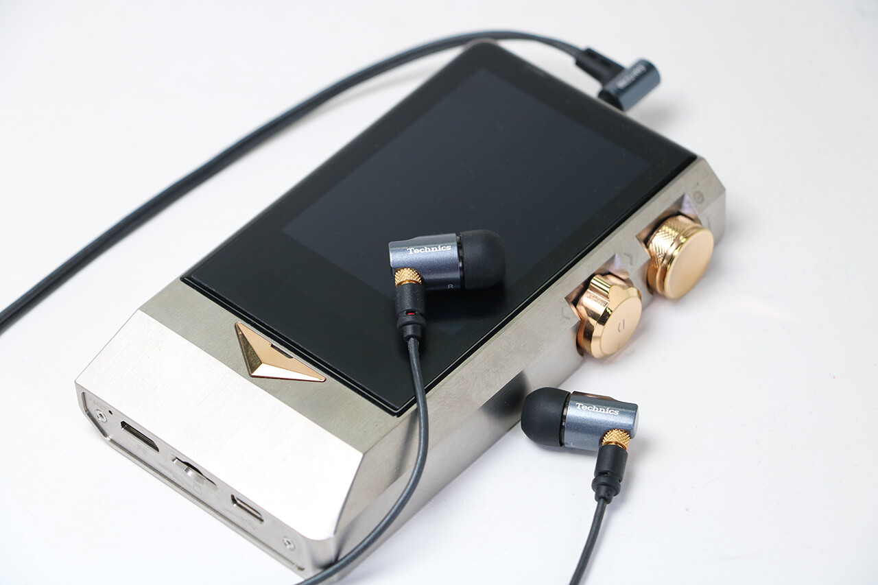Cayin「M8」と組み合わせる「EAH-TZ700」